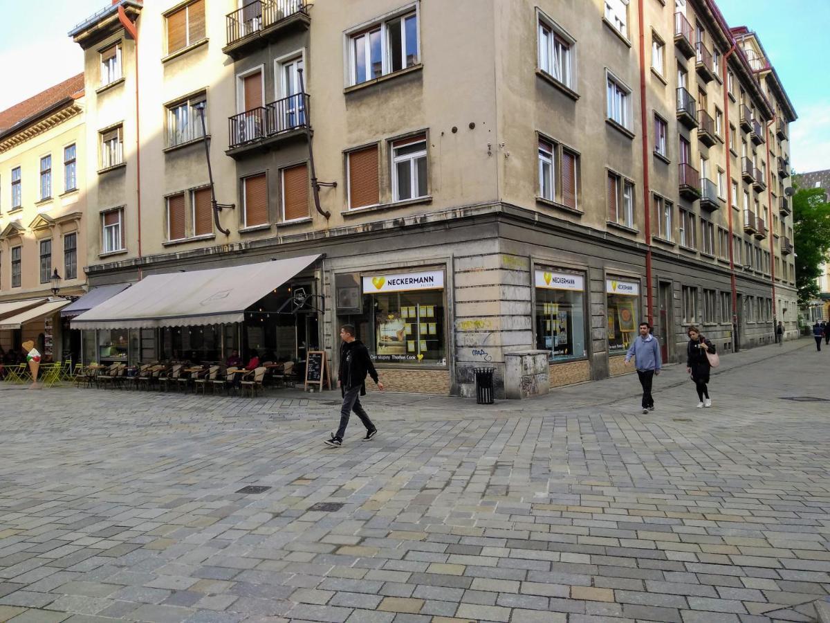 Feel Like At Strakova - Hearth Of The City Center