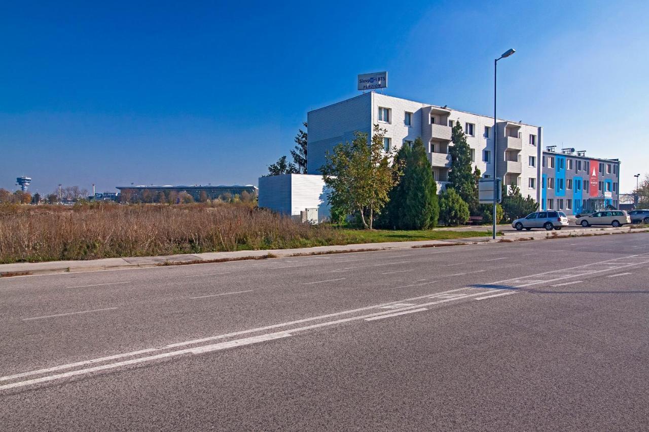 Aviator Garni Hotel 3*