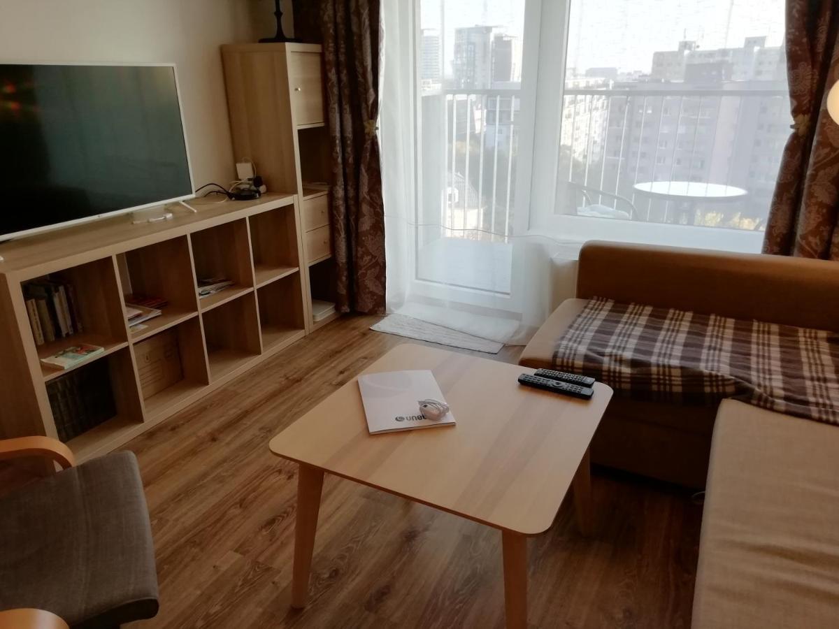 In Near Hockey Stadium And City Center Apartment *