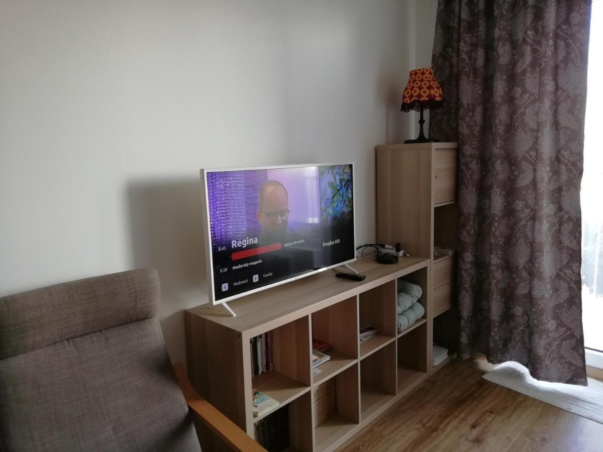 In Near Hockey Stadium And City Center Apartment *
