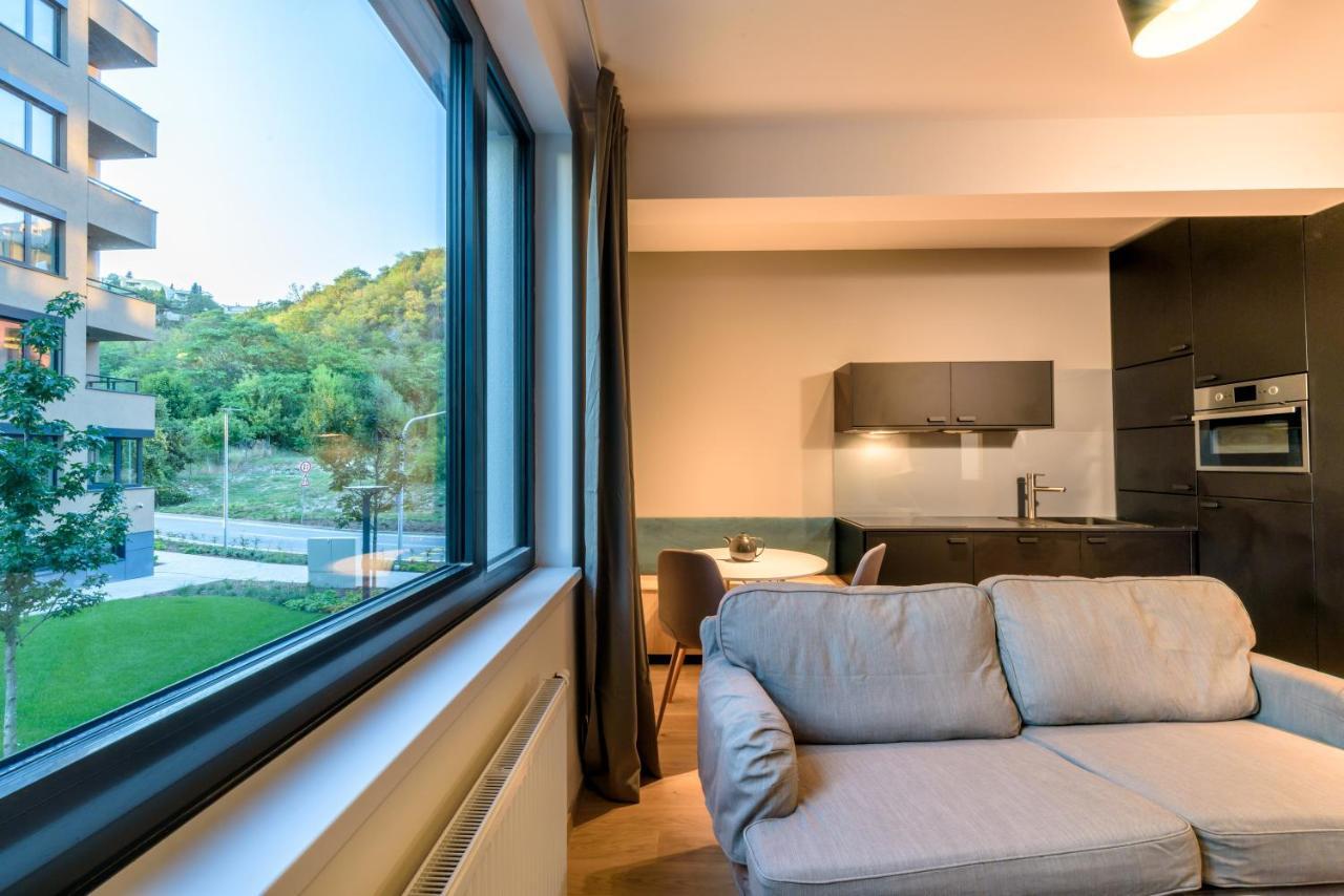 Center, River Front, Private Parking Included Apartment *