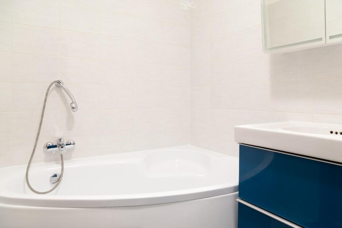 Great Tourist And Business Near Center Apartment *