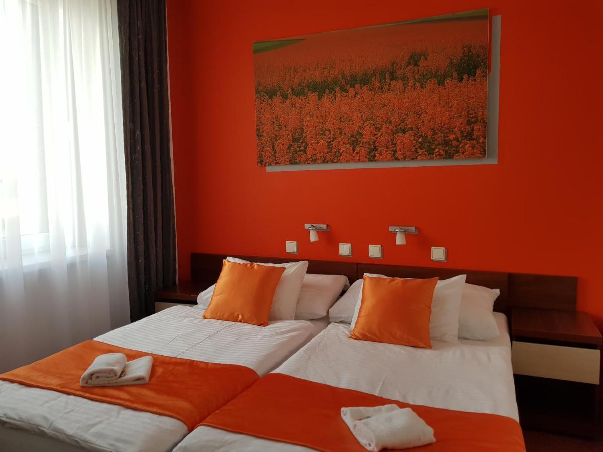 Color Hotel