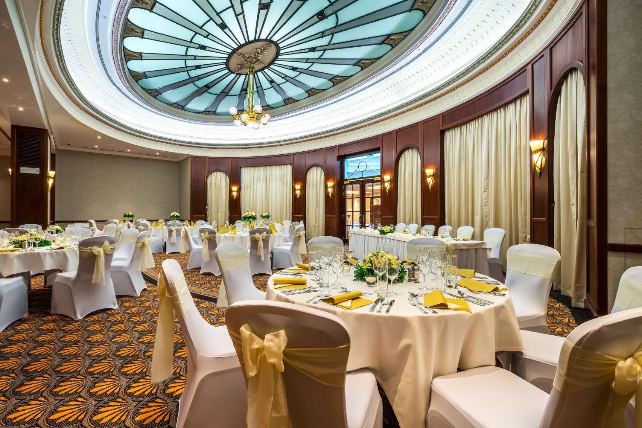 Radisson Blu Carlton Hotel, 4*
