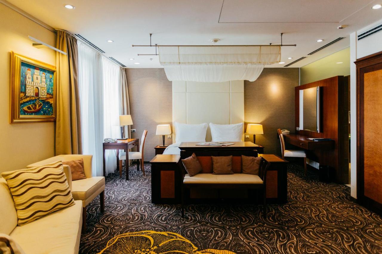 Hotel Radisson Blu Carlton Hotel, 4*