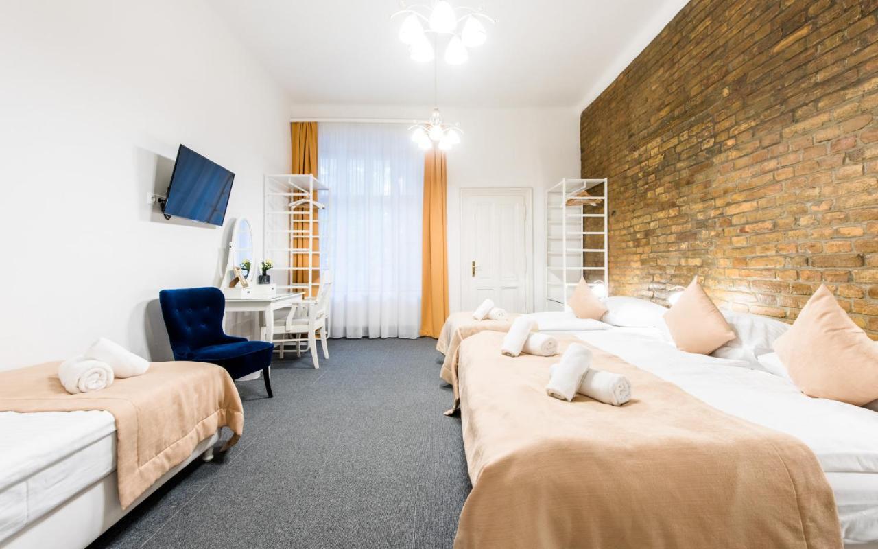 Downtown 3*