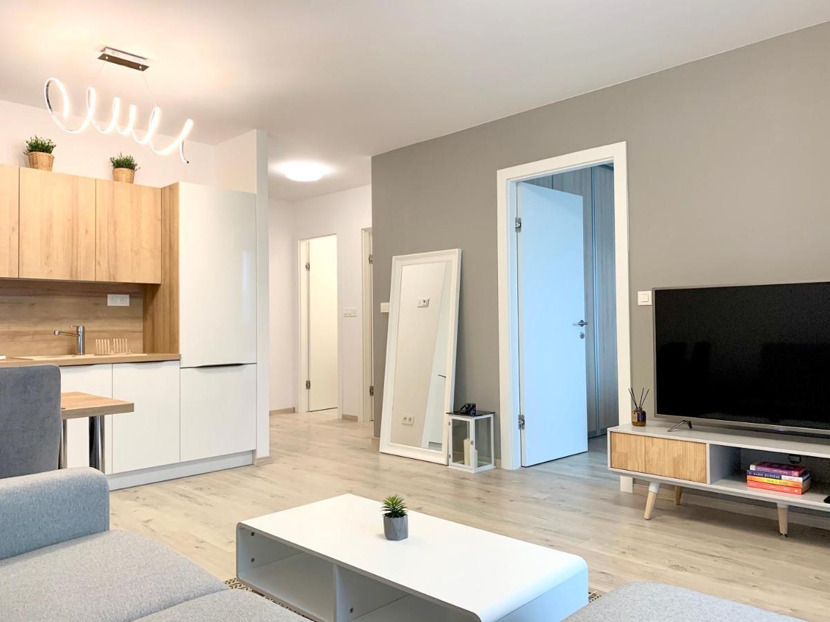 Elegant, Bright Spacious In Center Bratislava