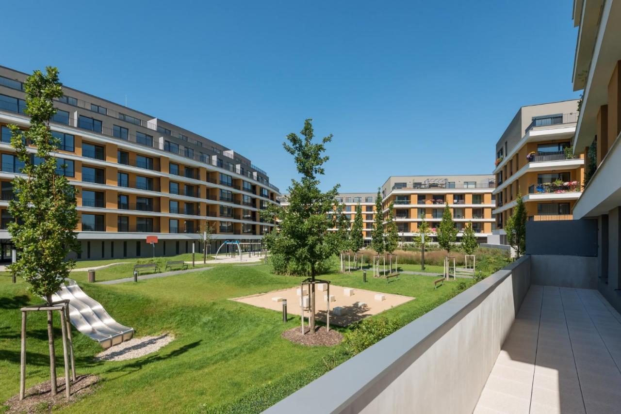 Newly Built Bachelor Pad In Outer City Center Apartment