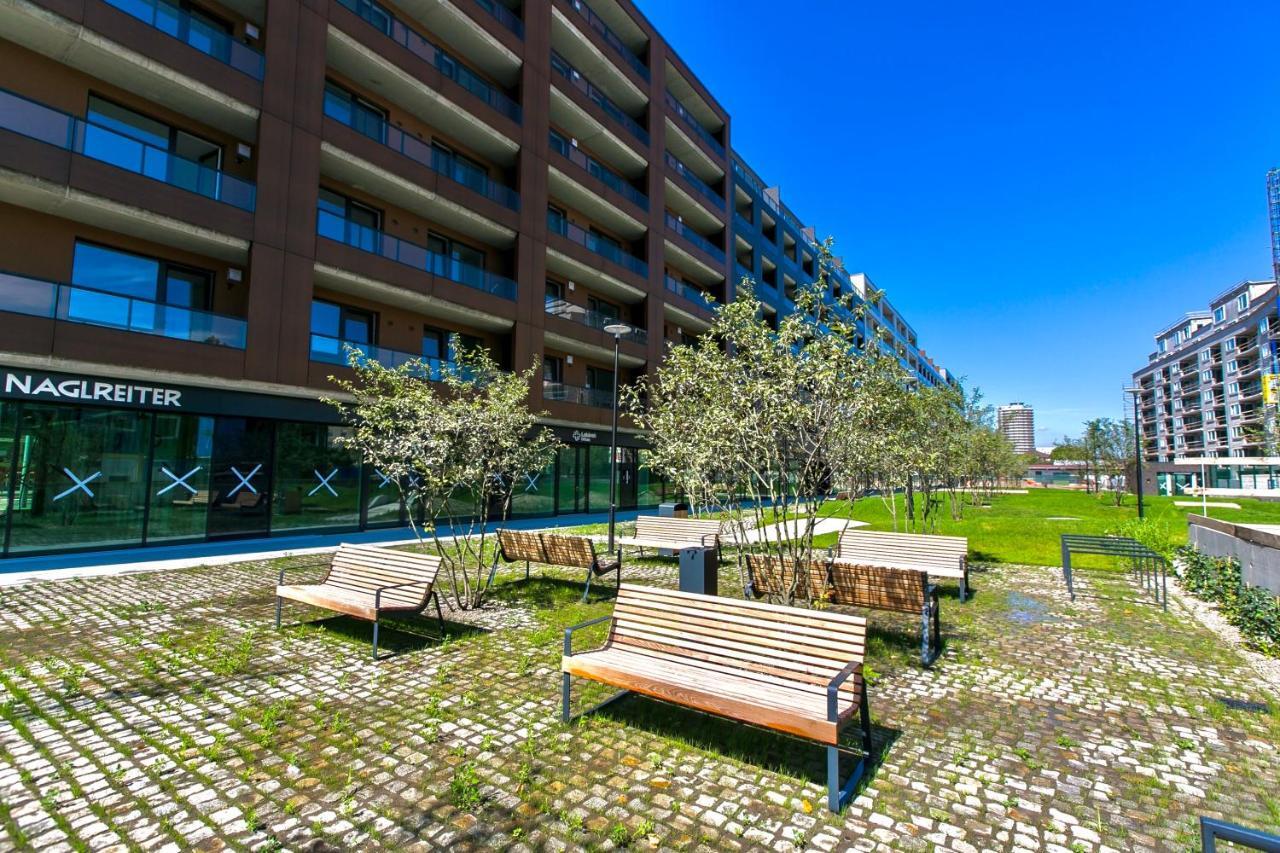 Elegant, Bright Spacious In Center Bratislava