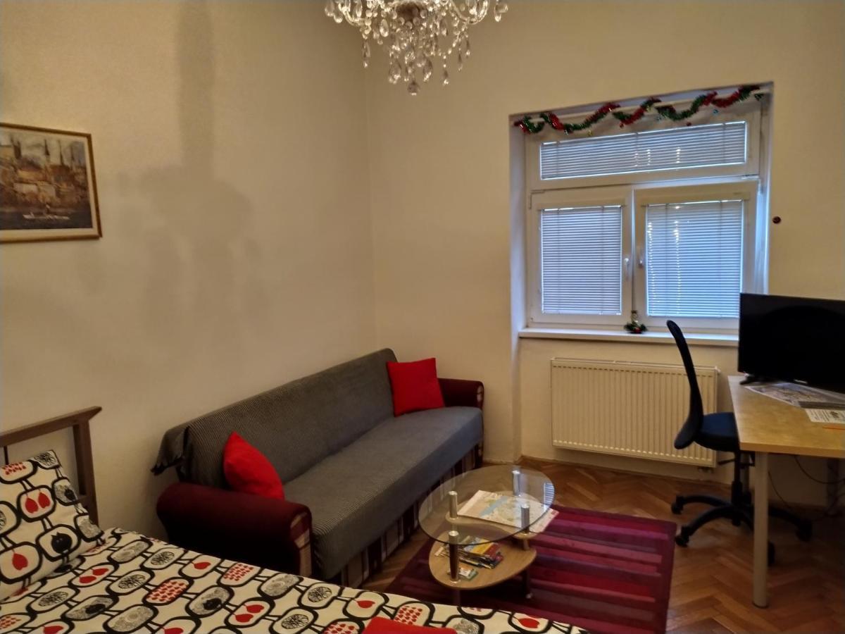 Andreevsky Apartment *