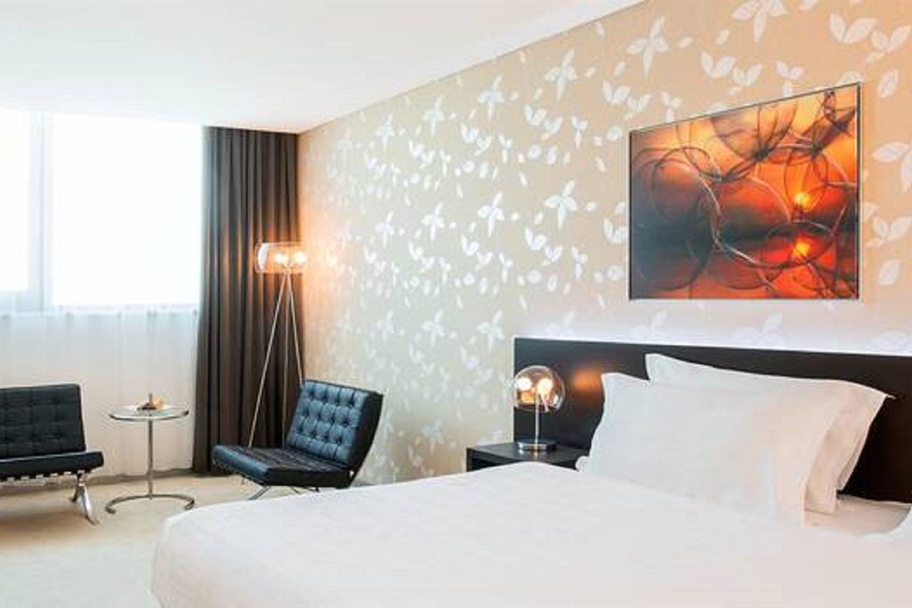 Nh Gate One Hotel