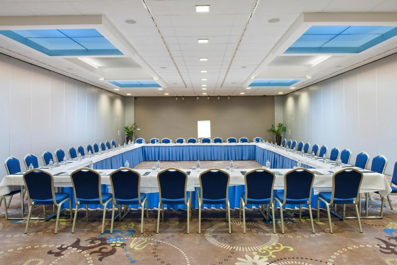 Hotel Holiday Inn Bratislava 4*