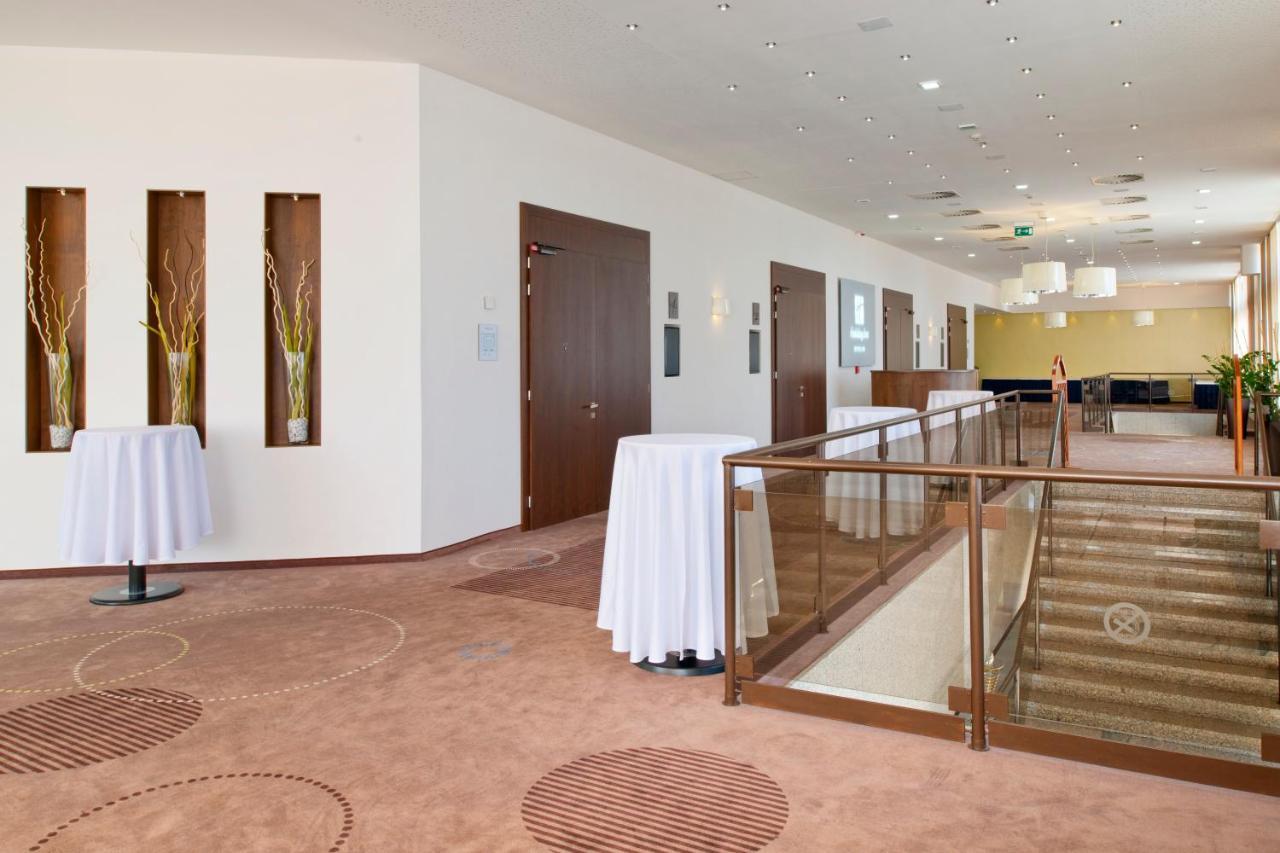 Holiday Hotel 4*