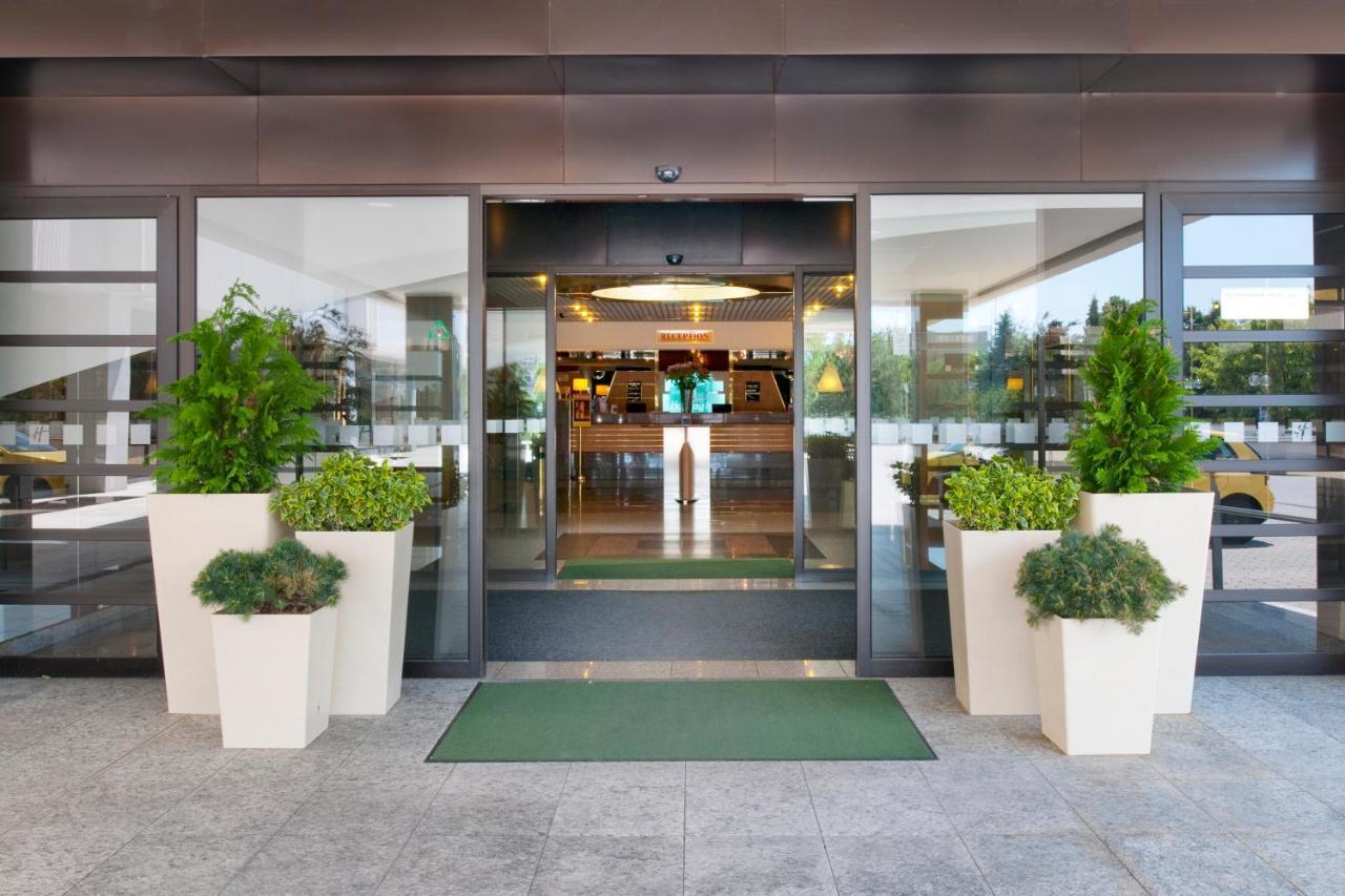 Hotel Holiday 4*