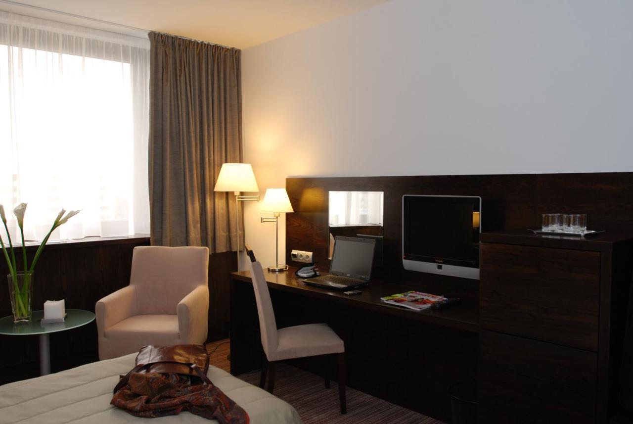 Holiday Hotel 4*