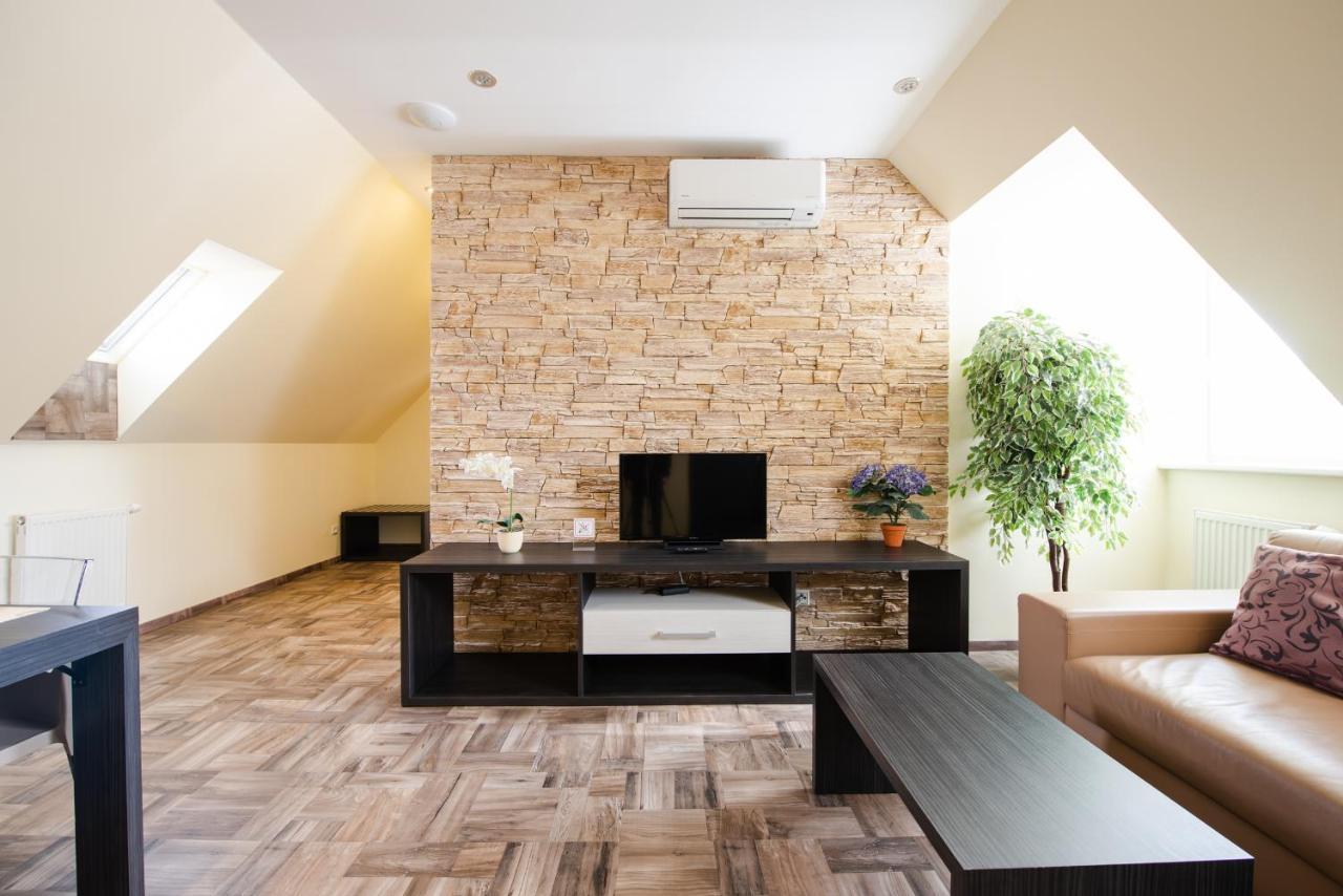 Brigitte Aparthotel