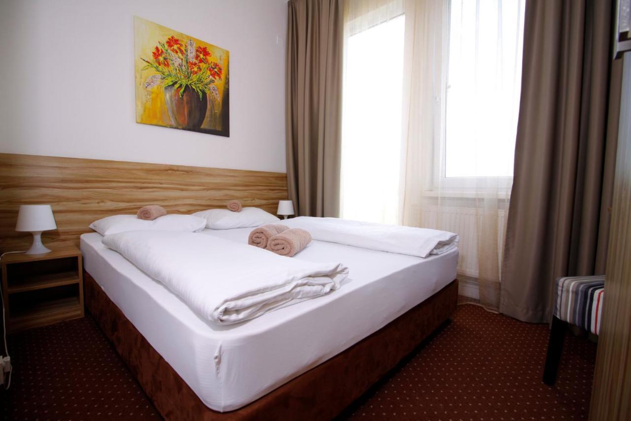 Aviator Garni Hotel