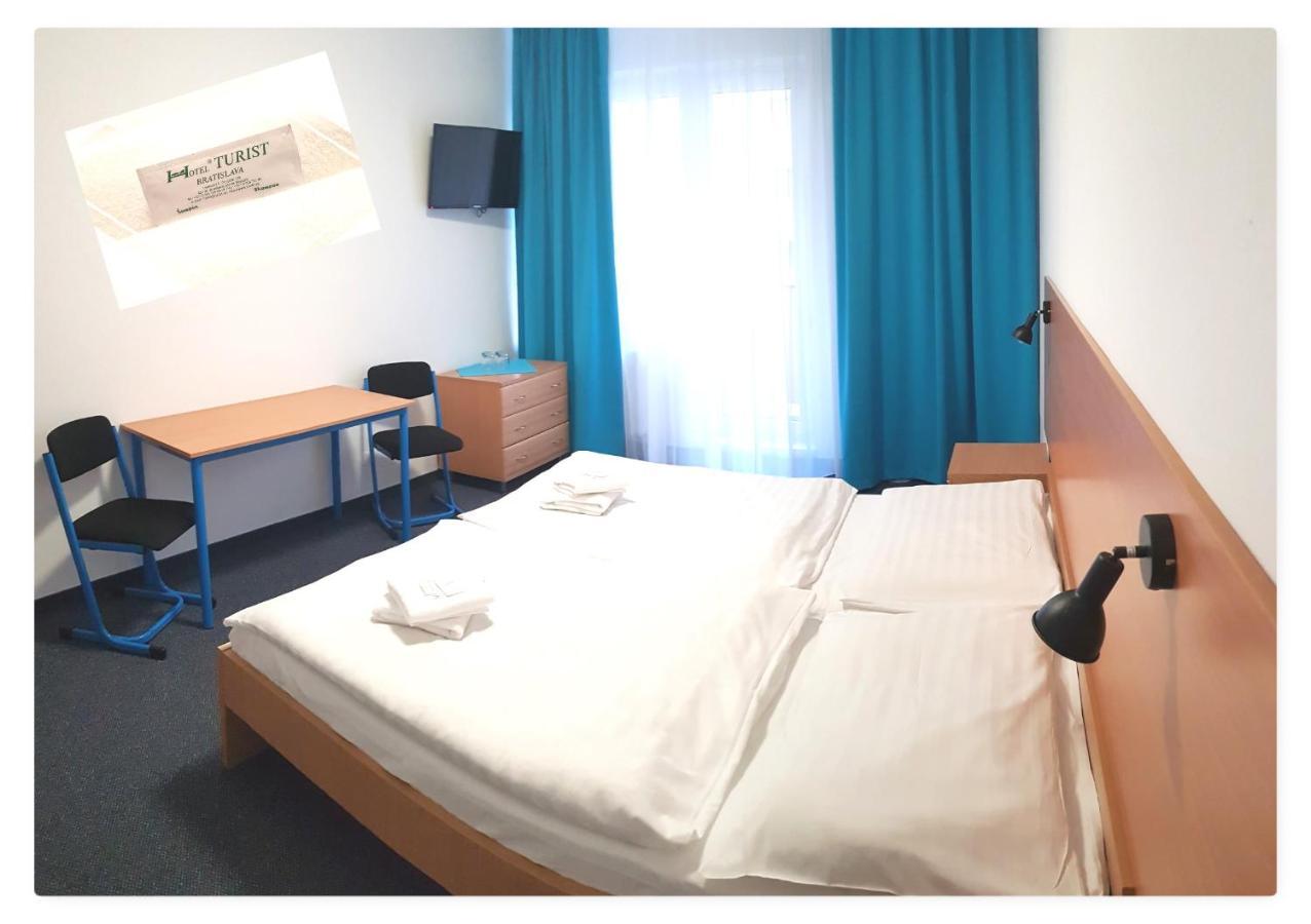Turist Hotel *