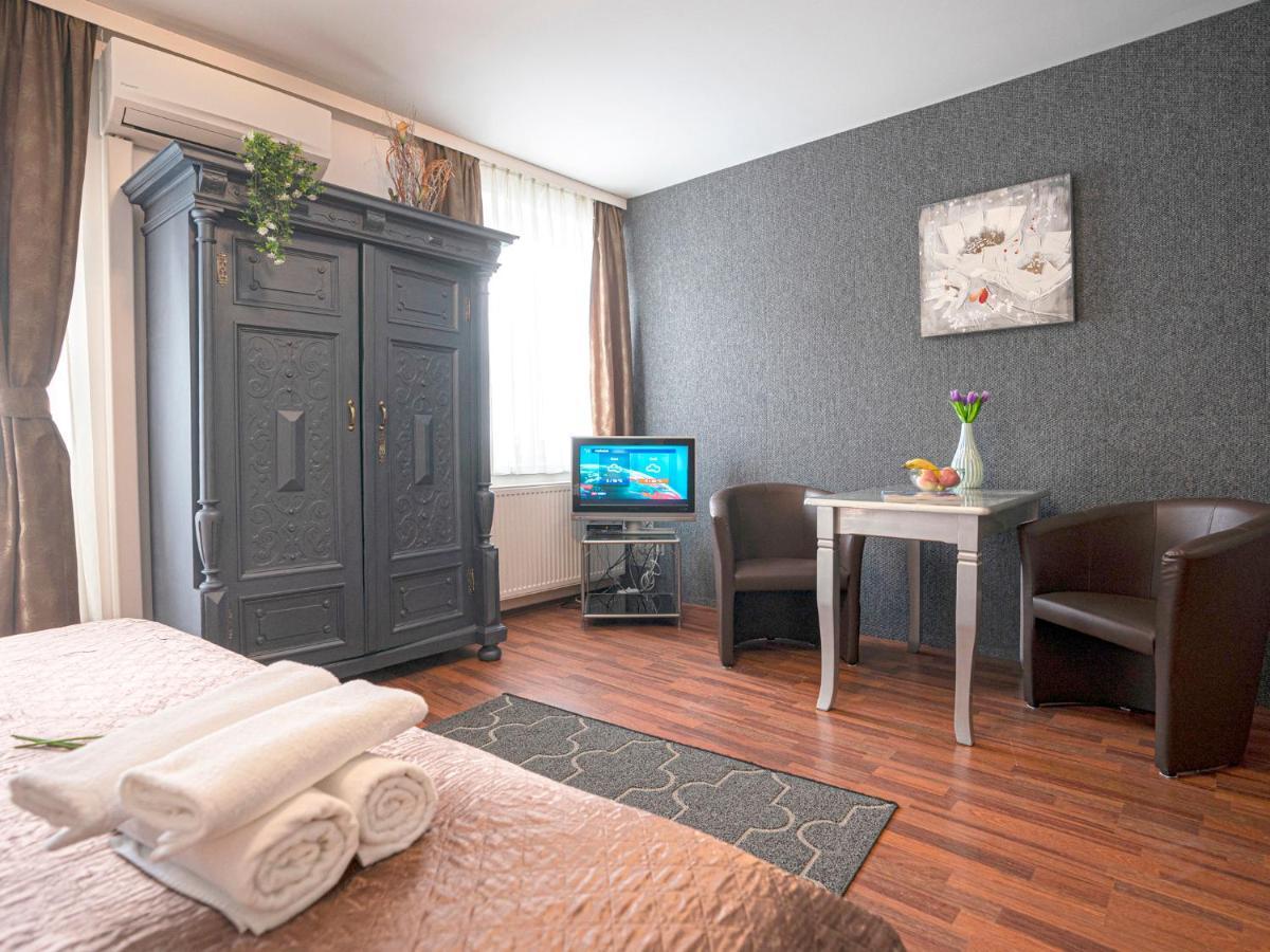 Apartment Centre