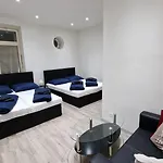Apartment Flora - Late Check-Out At Noon 12 O Clock For Free