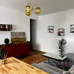Charming Historic Hideaway Near City Center