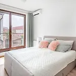 City Centre, Balcony, Ac & Lift