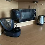 Modern & Cozy Apartment Near Hockey & Football Arena