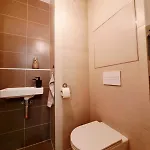 Apartment With Green Terrace And Free Parking