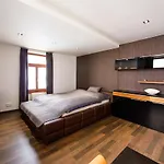 Aplend City Apartments Na Vrsku