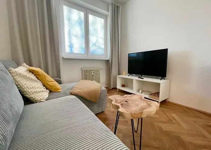 Sunny Apartment Near City Centre
