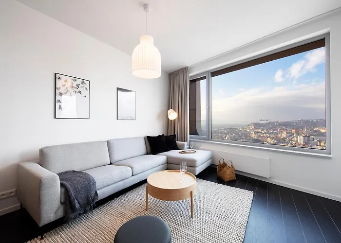 Castle View From 25Th Floor - Skypark Retreat, Parking
