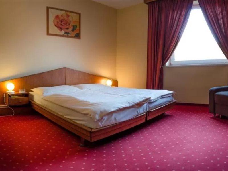 West Hotel