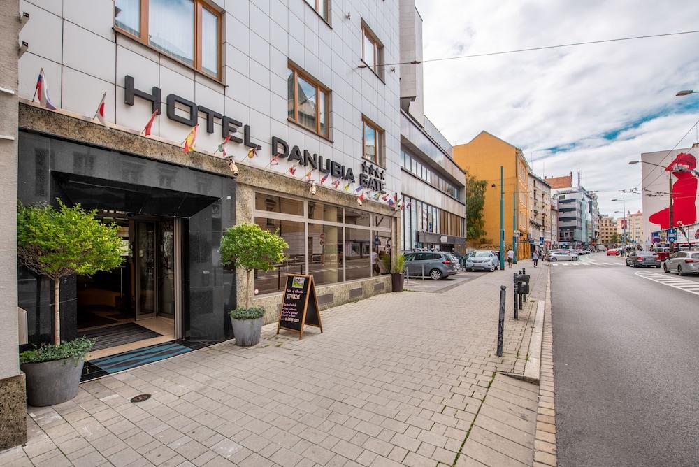 Danubia Gate 4*