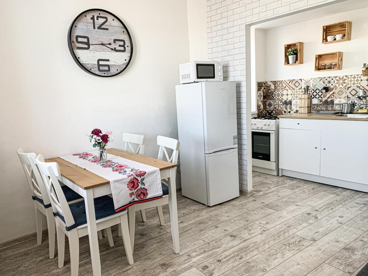 Apartment Charming In Paradise Called