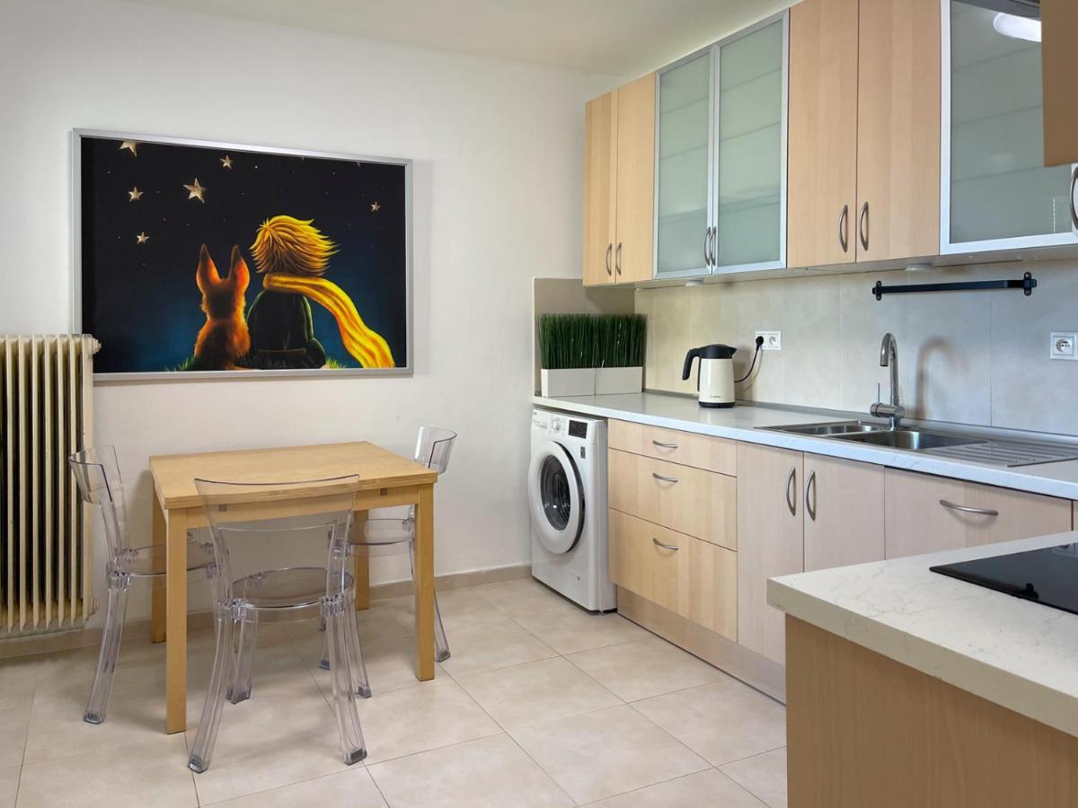 Apartment Center 2 Bedroom A/c
