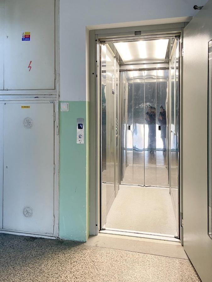 Center 2 Bedroom A/c *