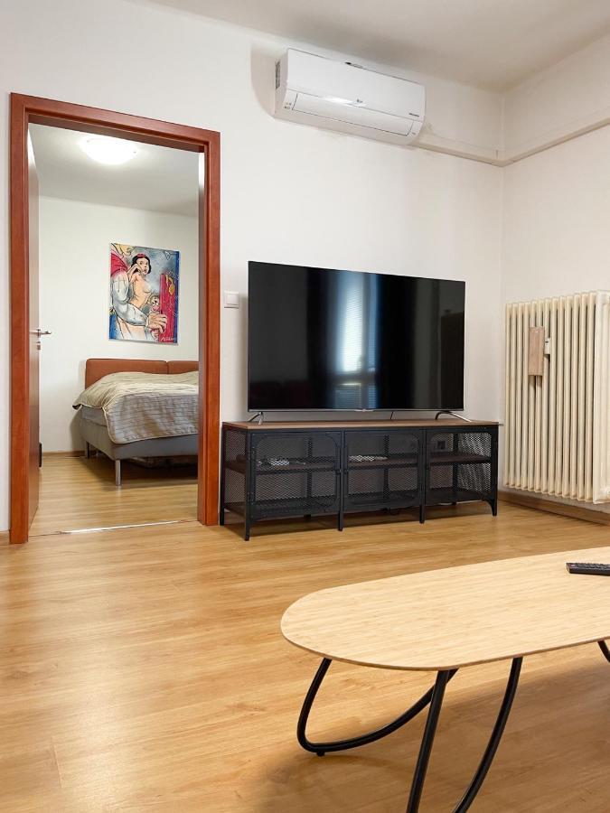 Center 2 Bedroom A/c