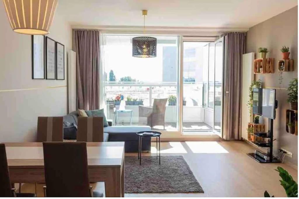 Stylish Getaway In Prime Location - By The Danube And Old Town Apartment Bratislava