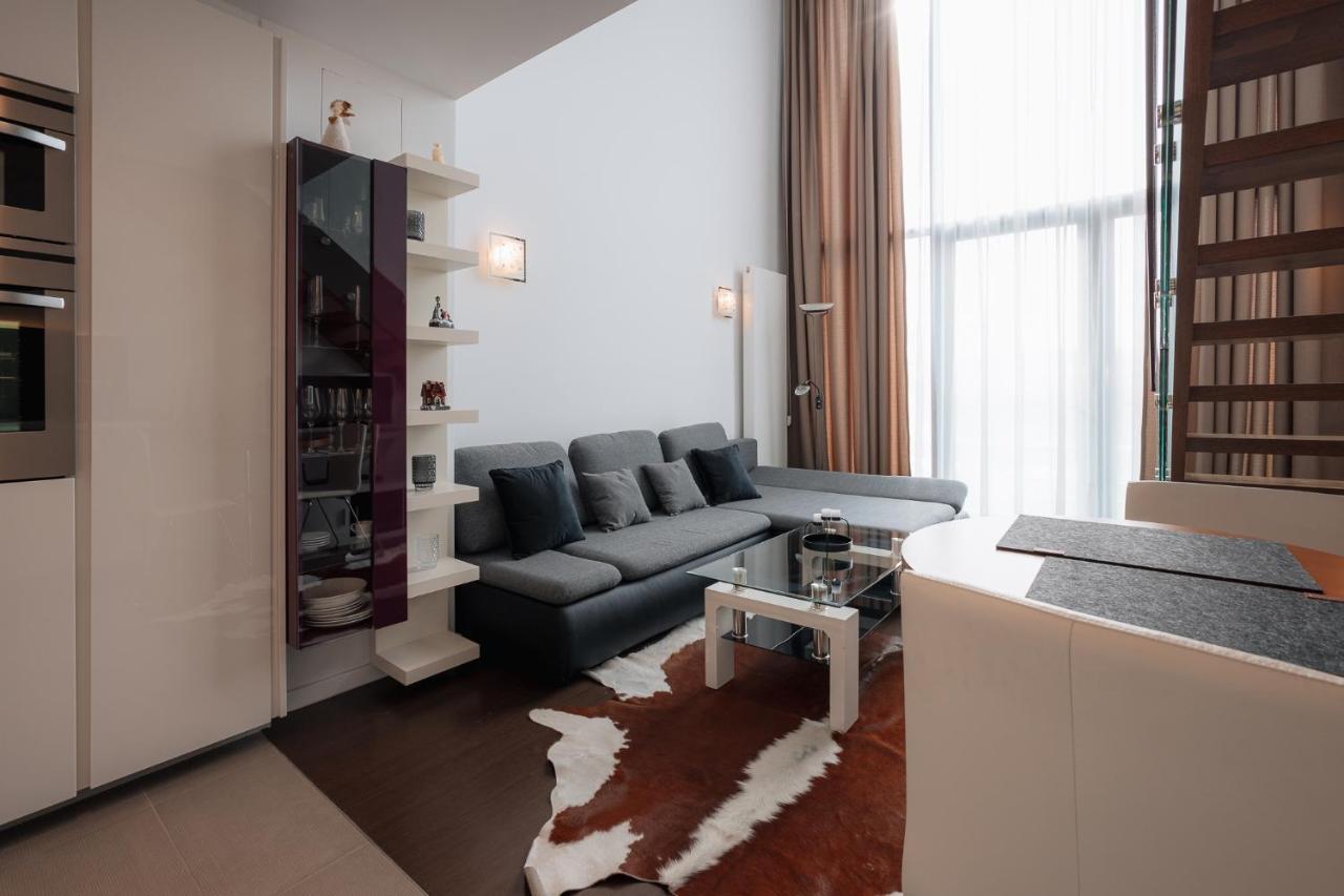 Skau Eurovea Duplex Danube Exclusive View Free Parking Apartment