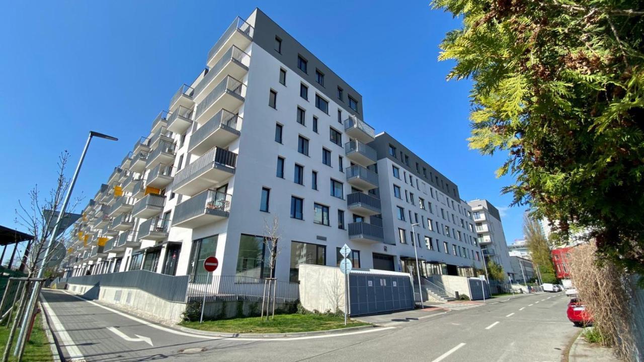 2 With Terrace, New Building, Jarabinkova Street Apartment Bratislava