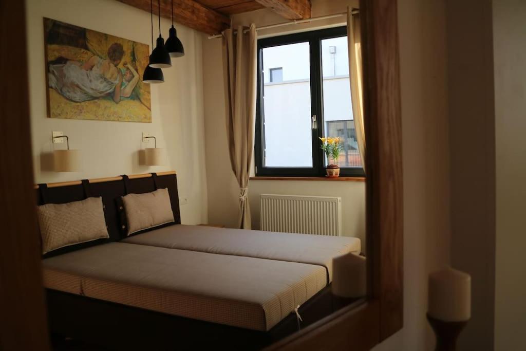 Beautiful In Old Town Apartment
