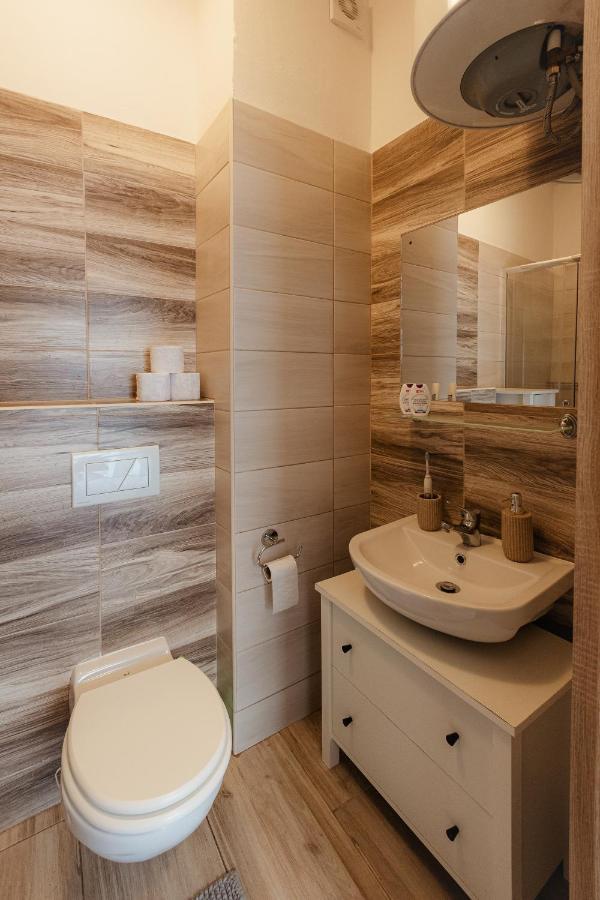 Apartment Hideout *