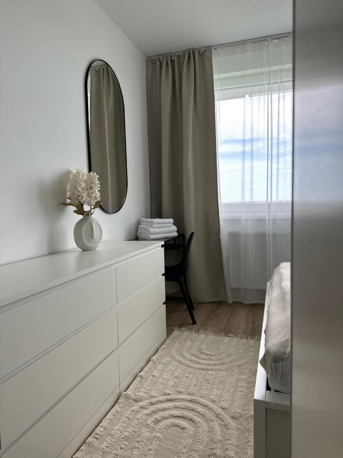 Apartmán 2 Apartment, New Building, Near Airport, Ovocne Sady, *