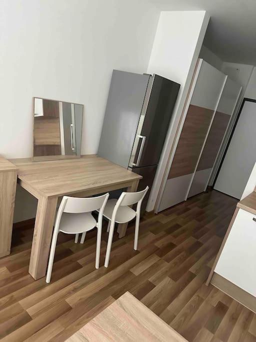 Apartment Centrum, Ahoj Park Apartments, 6floor With Balcony *