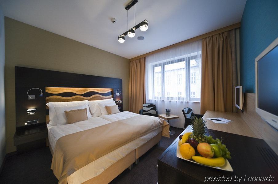 Hotel Danubia Gate 4*