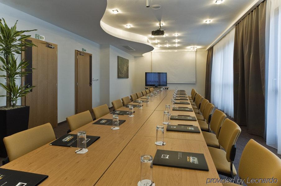 Danubia Gate Hotel 4*
