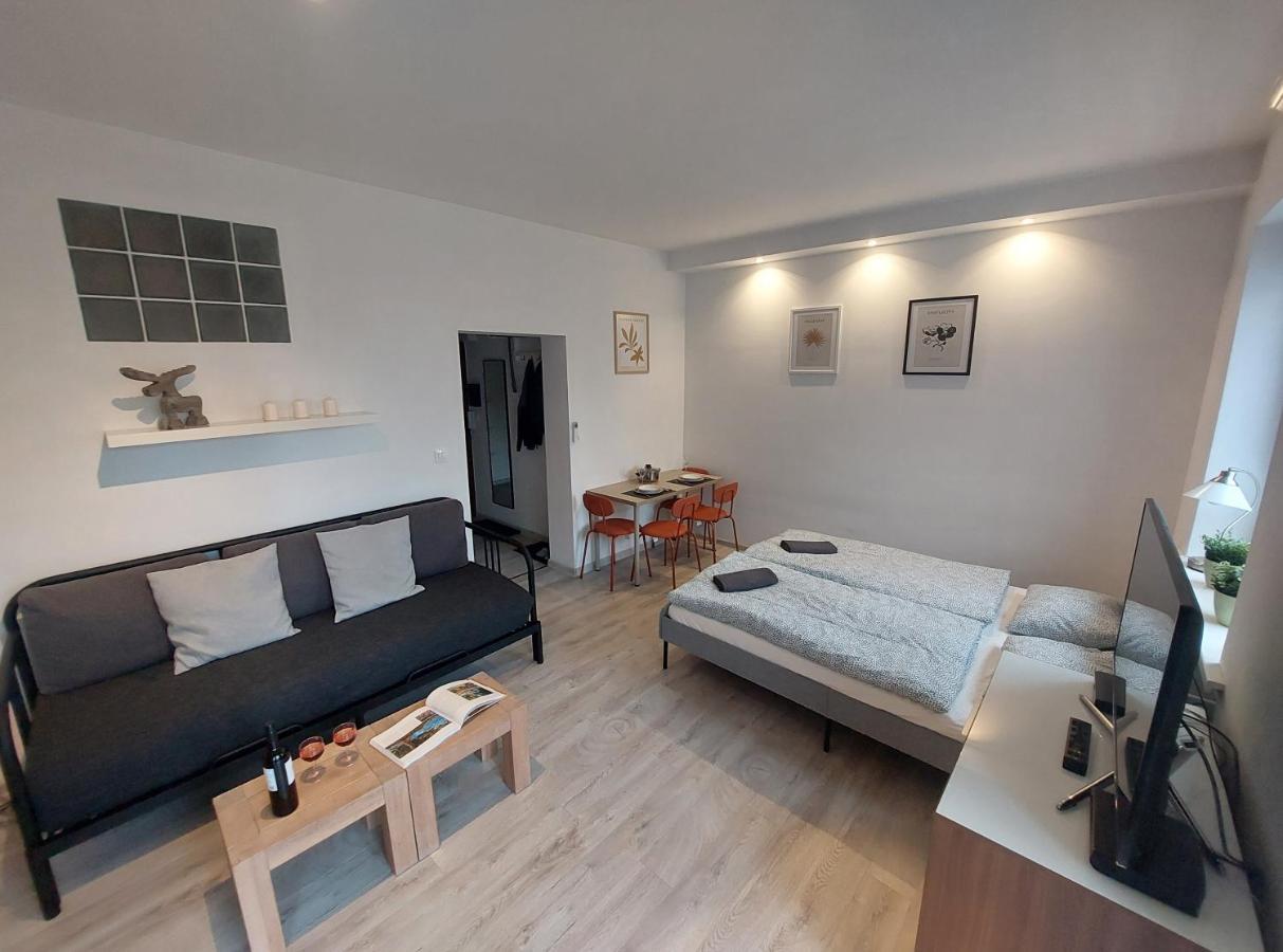 Utulny Apartman S Balkonom Apartment