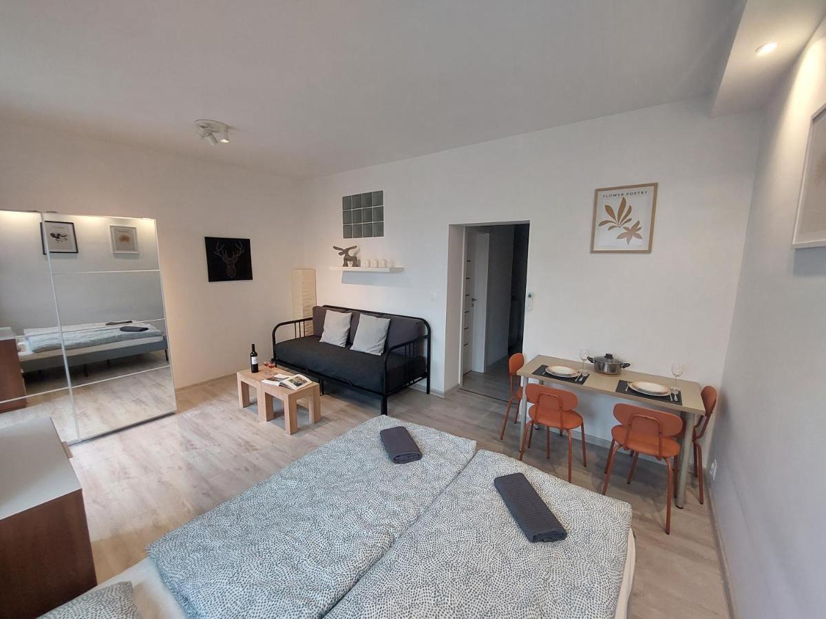 Utulny Apartman S Balkonom Bratislava