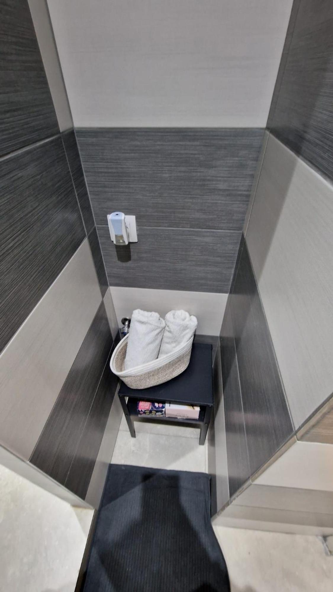 Flora - Late Check-out At Noon 12 O Clock For Free Apartment Bratislava