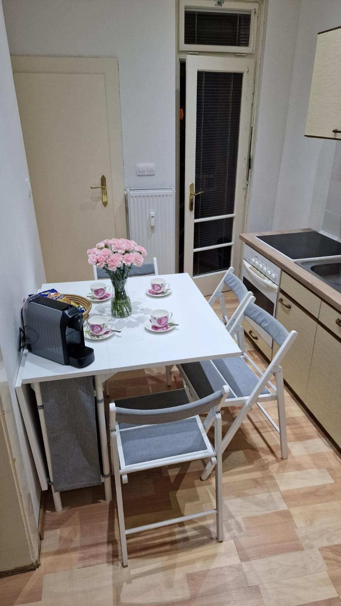 Flora - Late Check-out At Noon 12 O Clock For Free Apartment